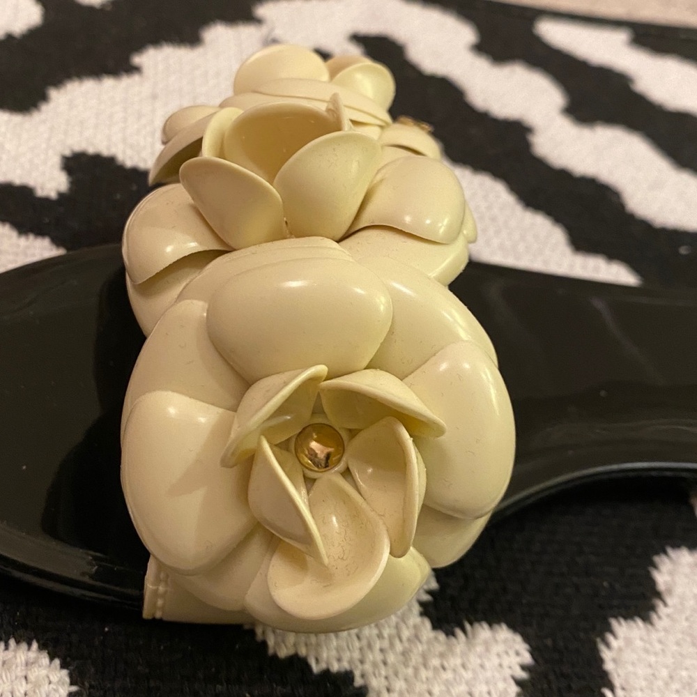 Chanel jelly shoes sandals Camilla flowers beige - Picture 8 of 14